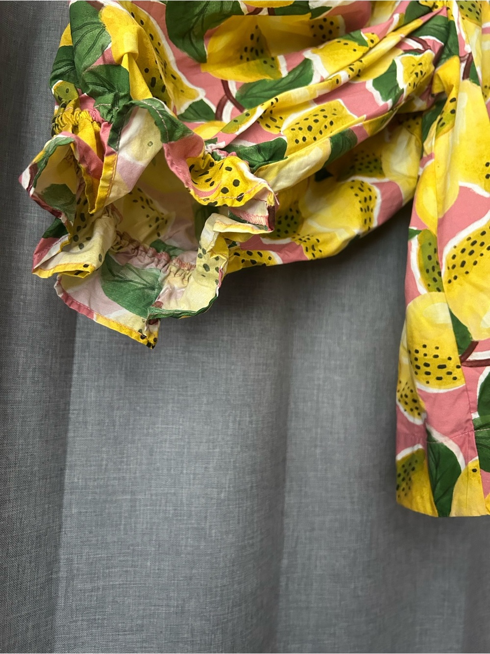 FARM Rio Fresh Lemons Puff Sleeve Button-Front V-Neck Top - Picture 5 of 10
